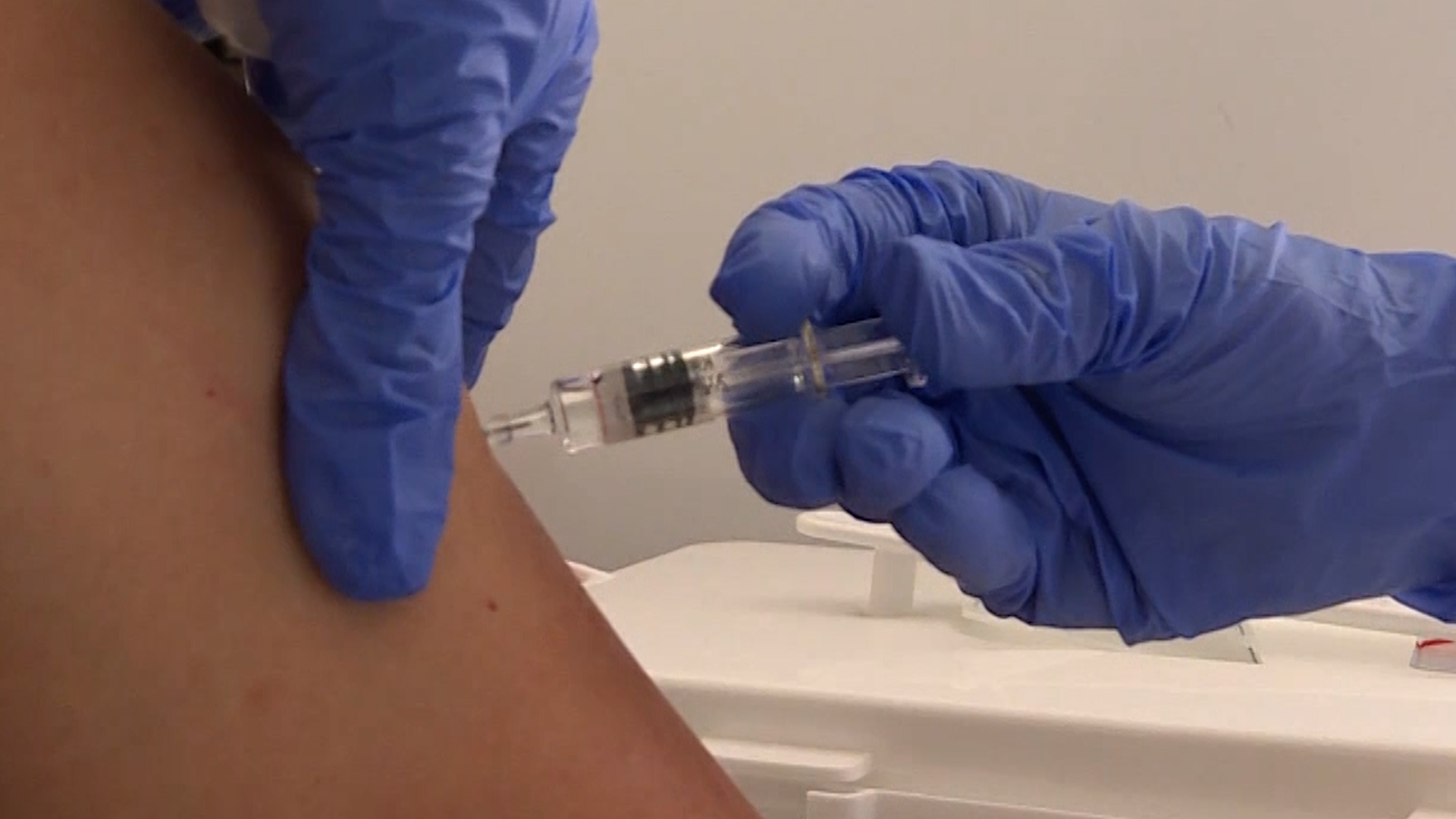 Врачи проходят вакцинацию от гриппа